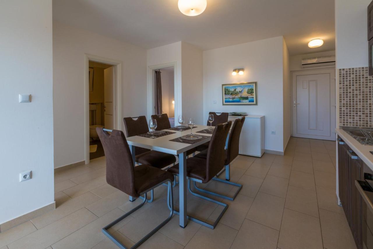 Domino Apartment Драмал Екстериор снимка