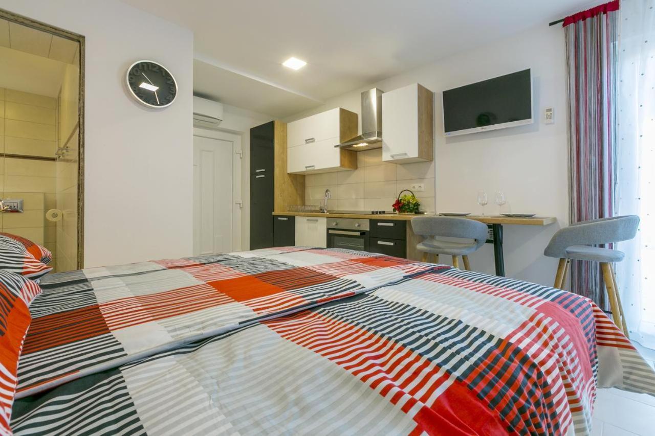 Domino Apartment Драмал Екстериор снимка